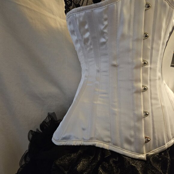 *SALE!* NWT White Bridal XXS 18" Tight Lacing Corset - Picture 4 of 15